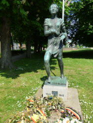 Monument aux morts – « Lente » (Printemps) – Ronse (Renaix)