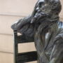 Homme assis sur une chaise - Hôtel de Ville - Saint-Gilles - Image6