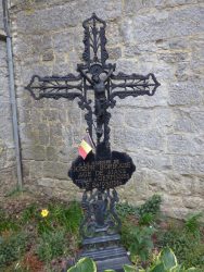 Croix funéraire – cimetière – Gerpinnes (2)