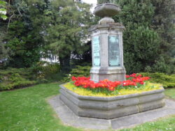 Monument-fontaine au capitaine Louis Crespel – Ixelles Monument-fontaine au capitaine Louis Crespel – Ixelles