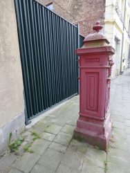 Borne postale – Rue de Mons – Nivelles