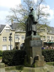 Monument à P.J.H. CUYPERS – Roermond (Pays-Bas)
