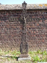 Croix funéraire – cimetière – Ruisbroek (1)